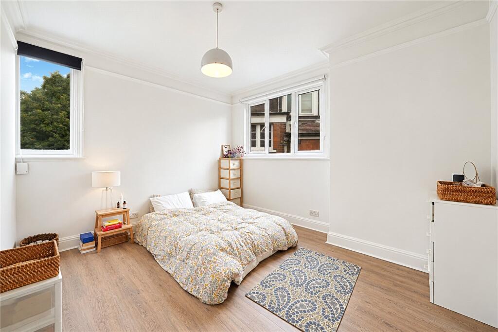 Apartment in London, Brondesbury Park, Mapesbury - View 2