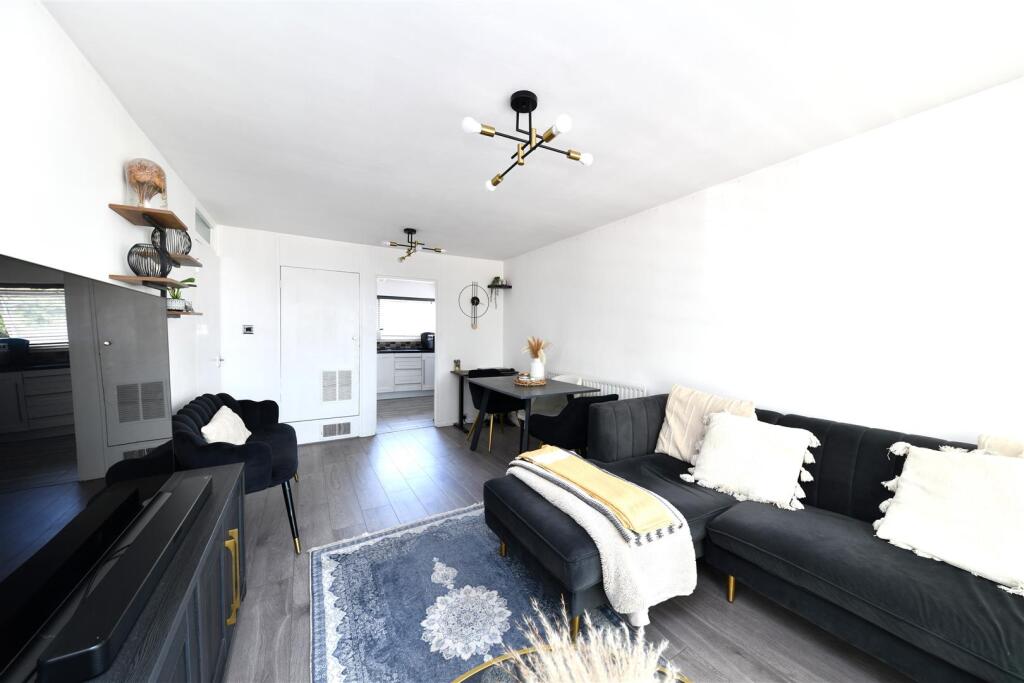 Apartment in Stevenage - View 3