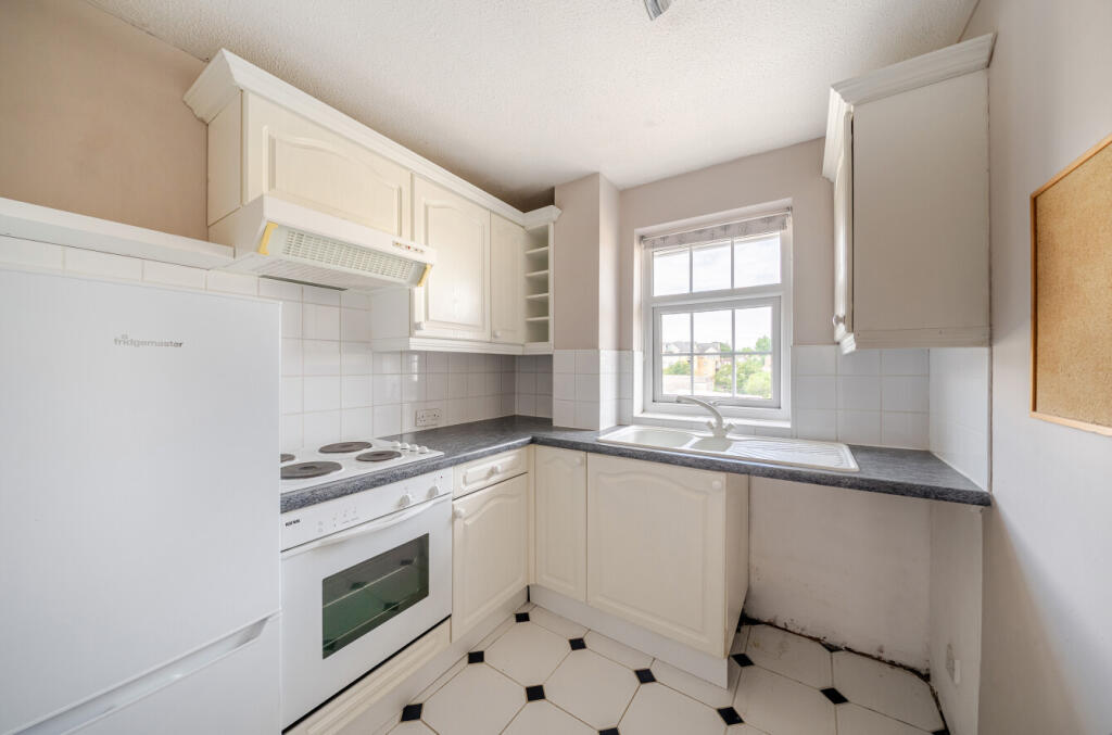 Red Lion Court, Bishop's Stortford, Hertfordshire, CM23 photo 2