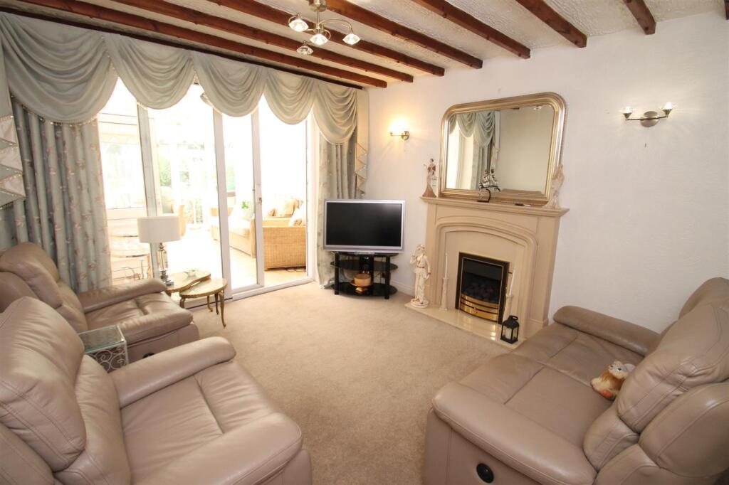 Summerfields Avenue, Halesowen photo 4
