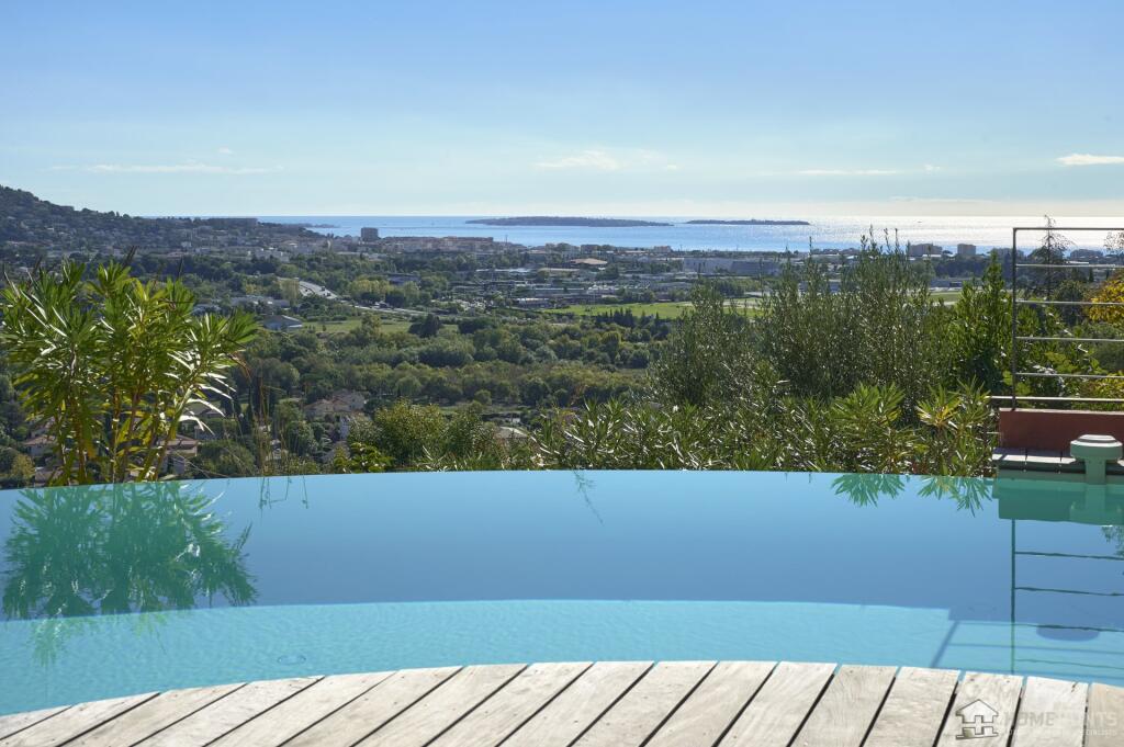 Main image of property: Provence-Alps-Cote d`Azur, Alpes-Maritimes, Mandelieu-la-Napoule