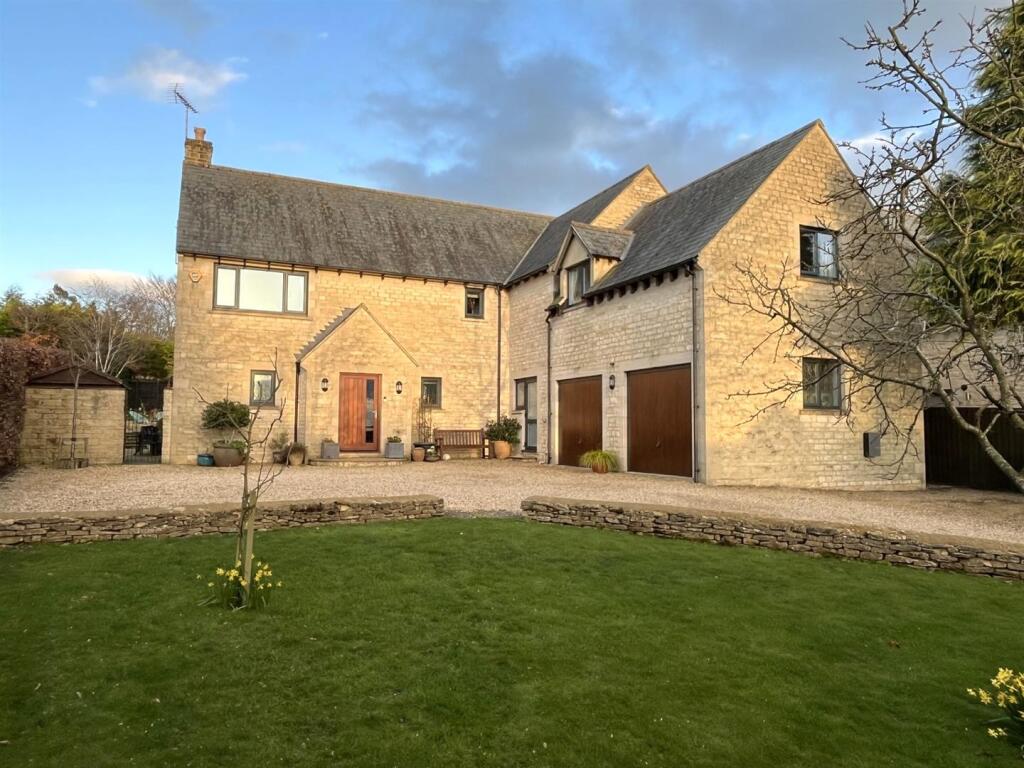 Main image of property: Evesham Road, Stow-on-the-Wold