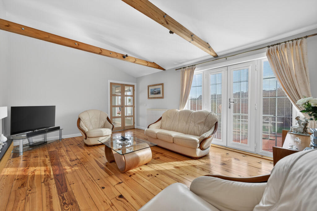 18 Shalloch Park, Doonfoot, KA7 4HL photo 3