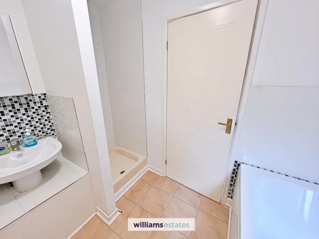 Apartment in Chester, Mold - More