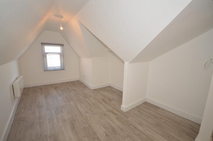 Apartment in Southampton - View 5