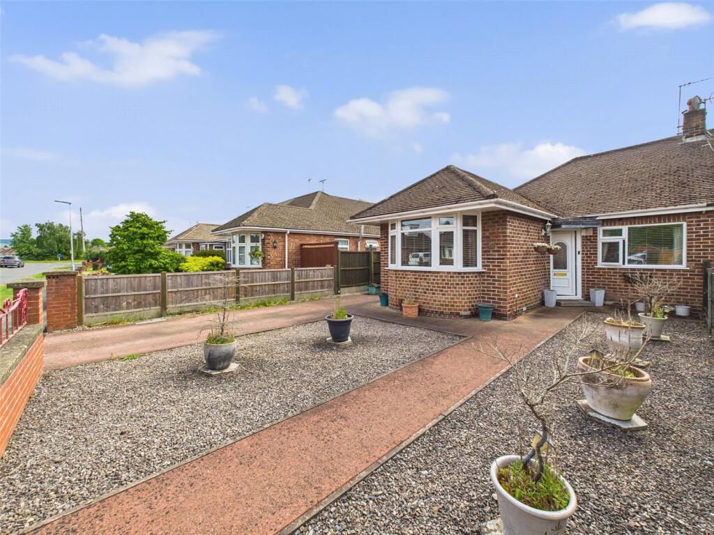 Main image of property: Hillview Drive, Hucclecote, Gloucester, Gloucestershire, GL3