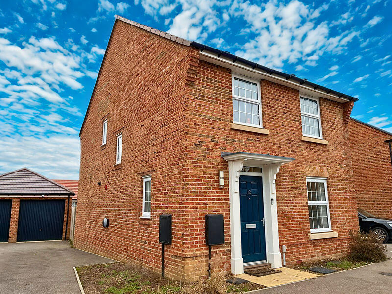 Main image of property: Donnington Heights, Newbury, Berkshire