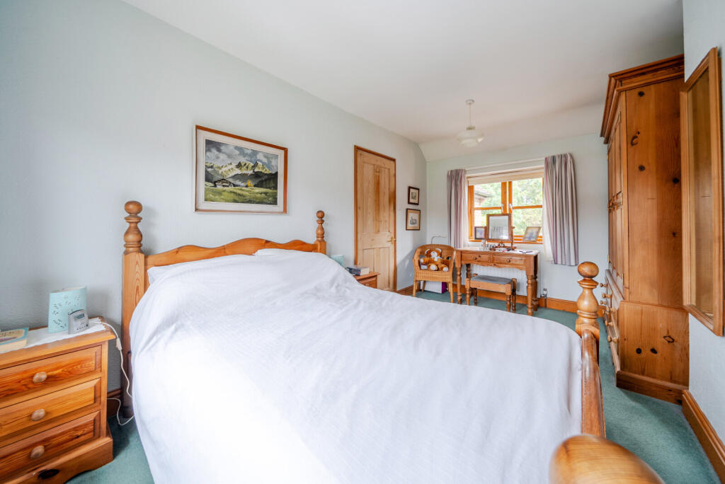 House in Waverley, Cranleigh - View 5