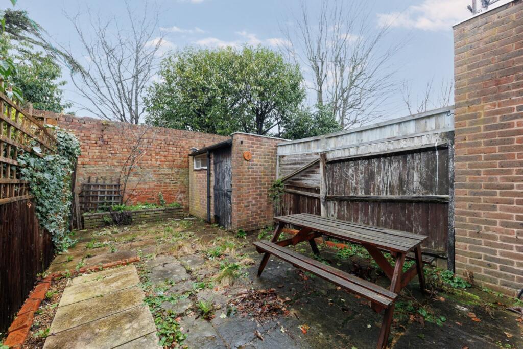 Galgate Close, 
Wimbledon Common, SW19 - View 6