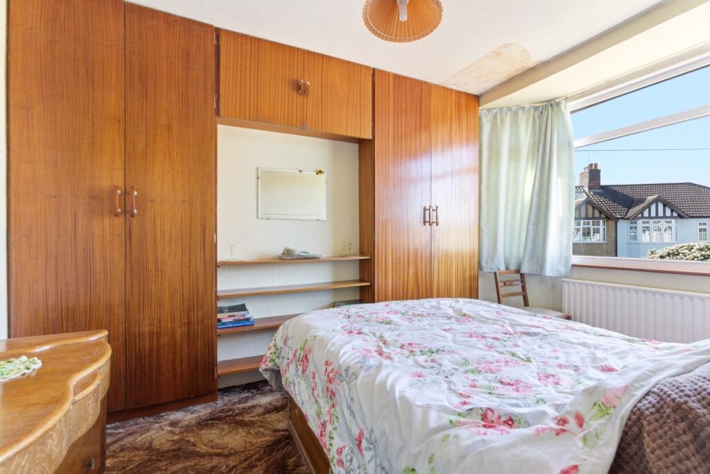 House in St Albans, The Camp - More