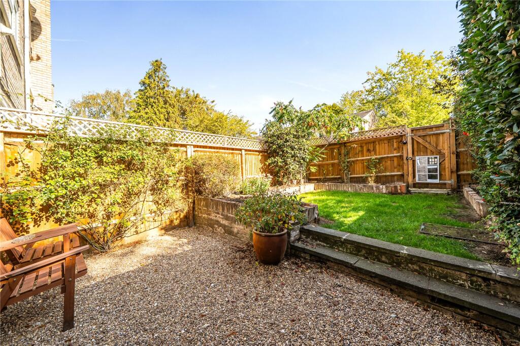 House in London - View 3