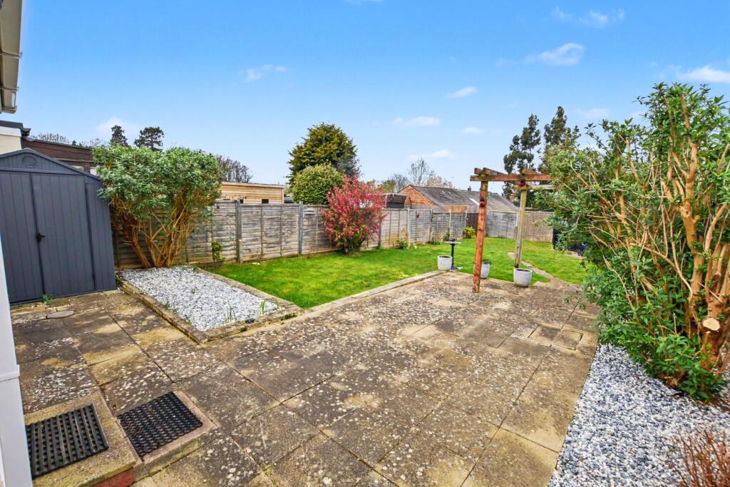Bouverie Road, Hardingstone, Northampton photo 4