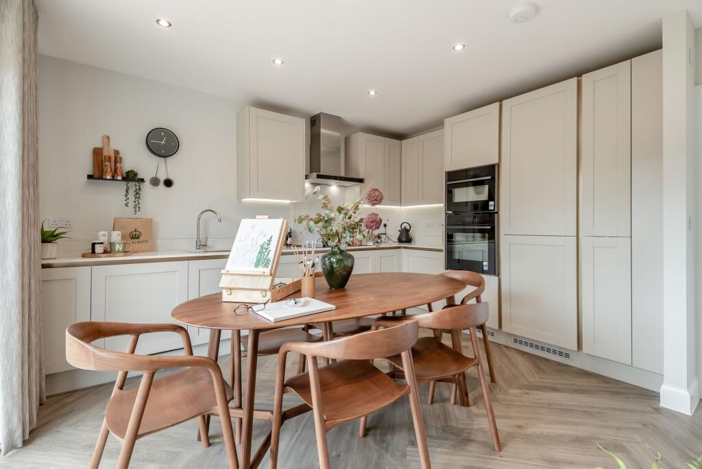 House in Gloucester - View 4
