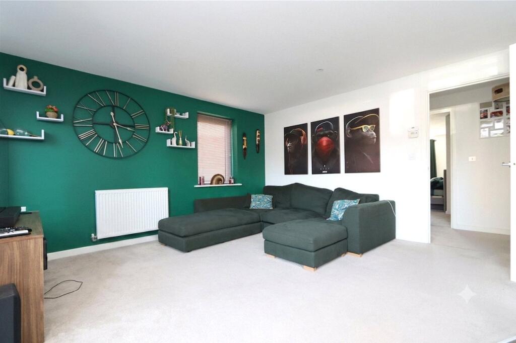Apartment in Milton Keynes, Fairfields - View 3