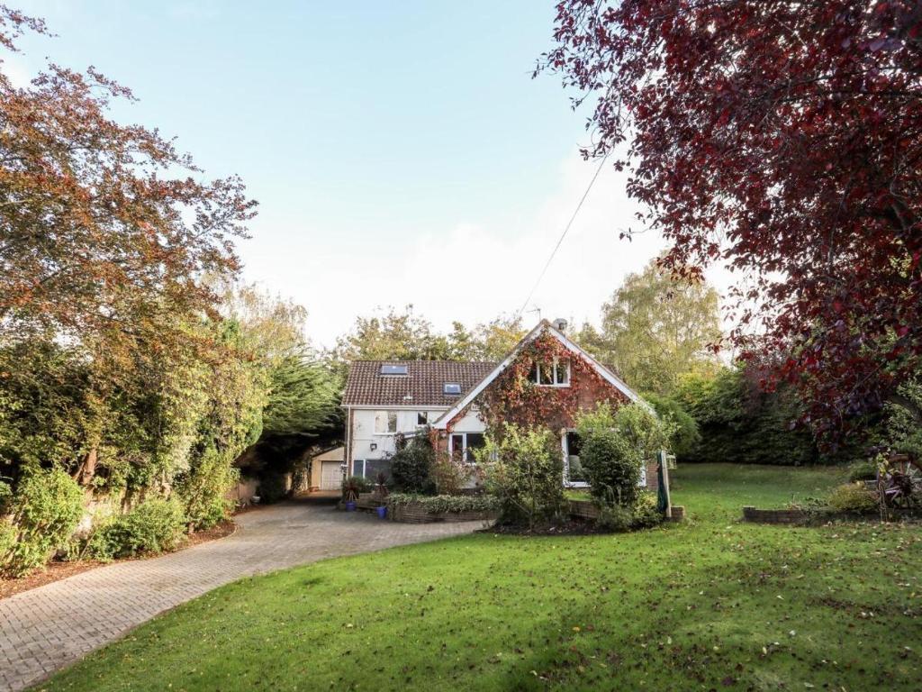 5-bed detached on Queens Drive, Colwyn Bay, £670,000