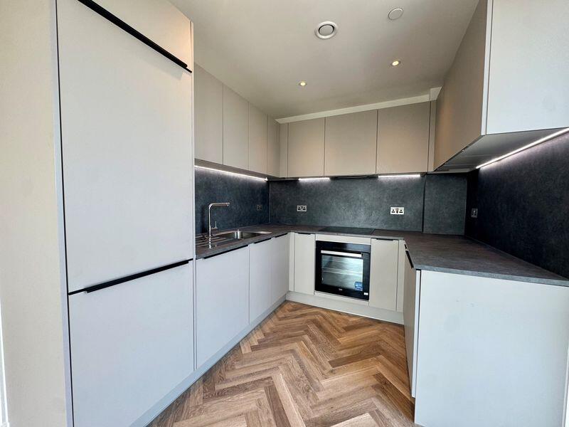 Apartment in Croydon - View 2