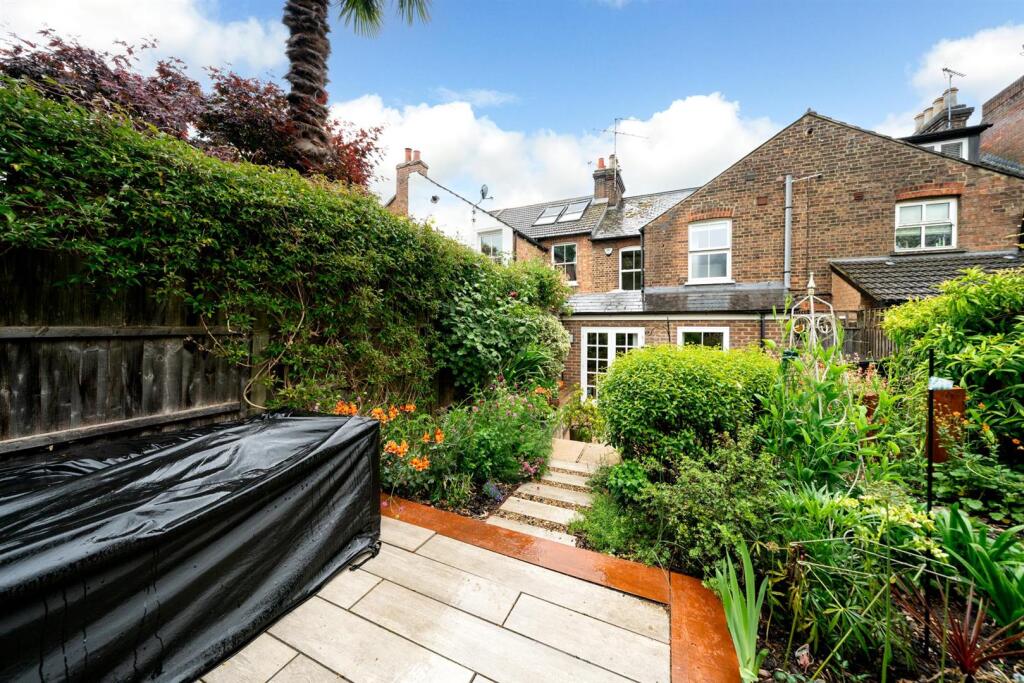 Liverpool Road, St. Albans photo 4