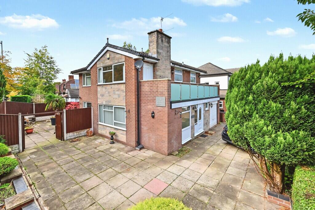 3-bed detached on Stuart Avenue, Trentham, Stoke-on-Trent, £375,000