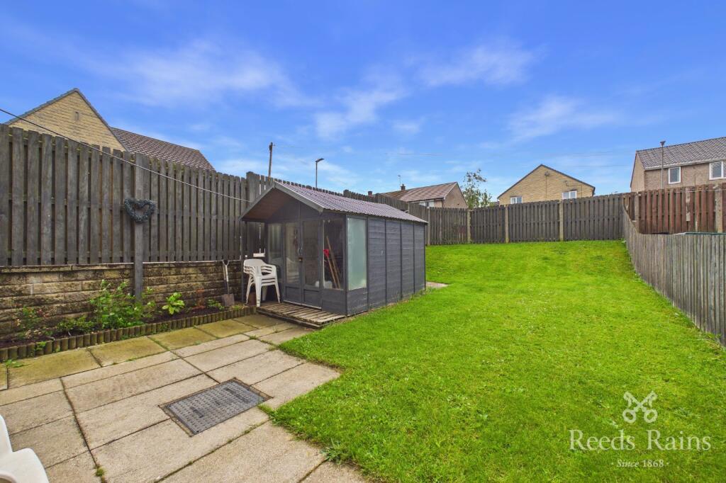House in Calderdale, Illingworth - View 4