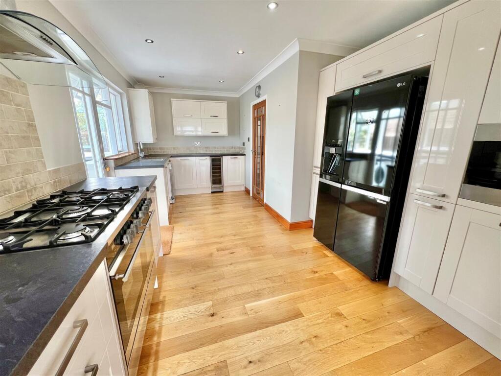 House in Totland, Middleton - View 4