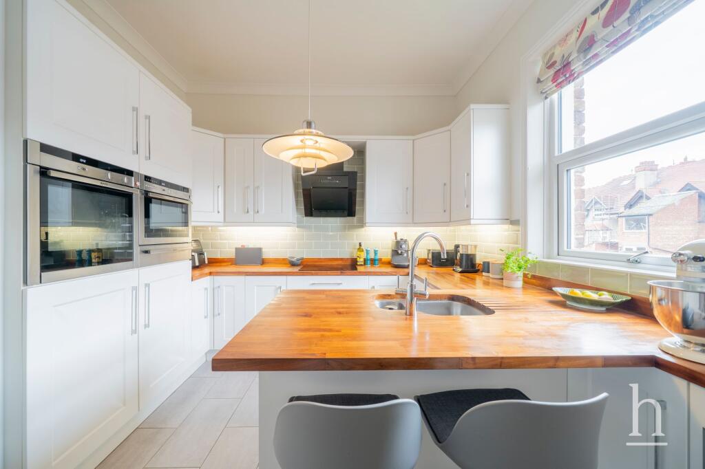 Dunraven Road, West Kirby, CH48 photo 3