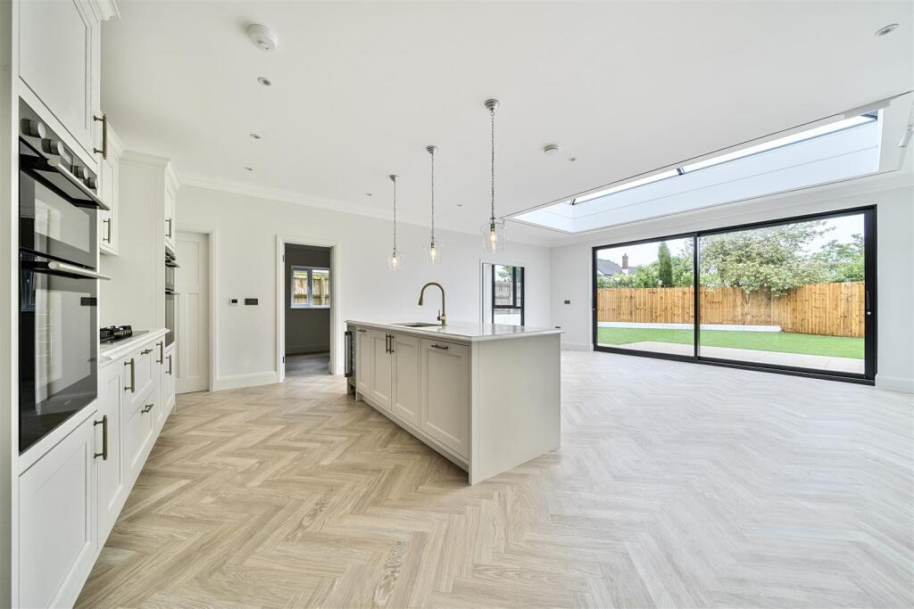 House in Bristol, Stoke Bishop - View 3