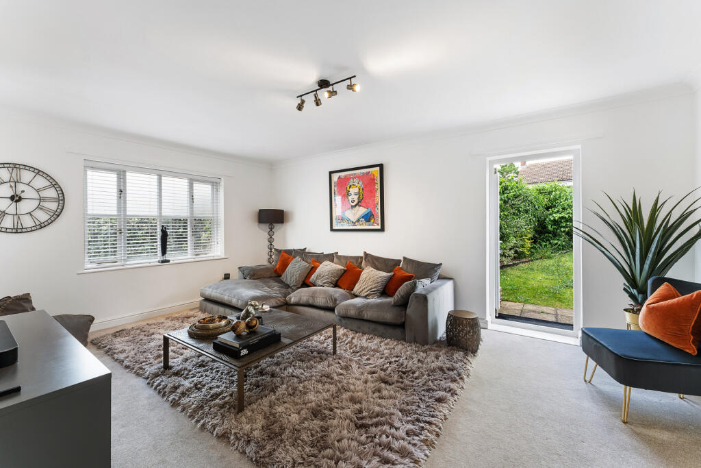 House in Uttlesford, Great Dunmow - View 2