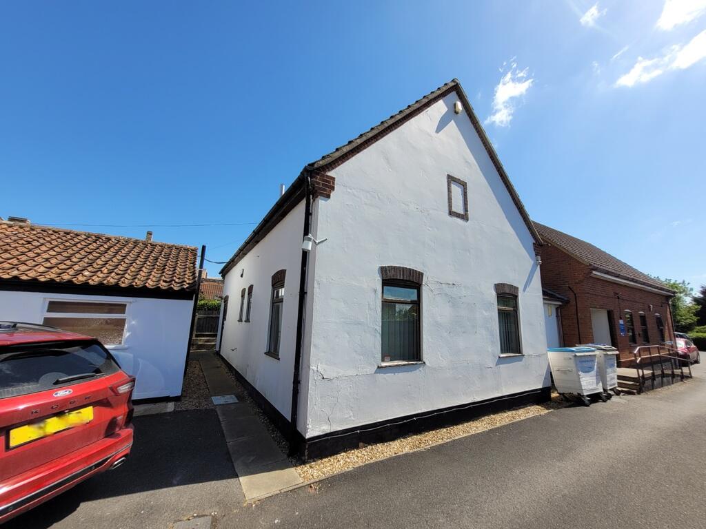 Main image of property: High Street, Fenstanton, Huntingdon, Cambridgeshire, PE28 9LQ