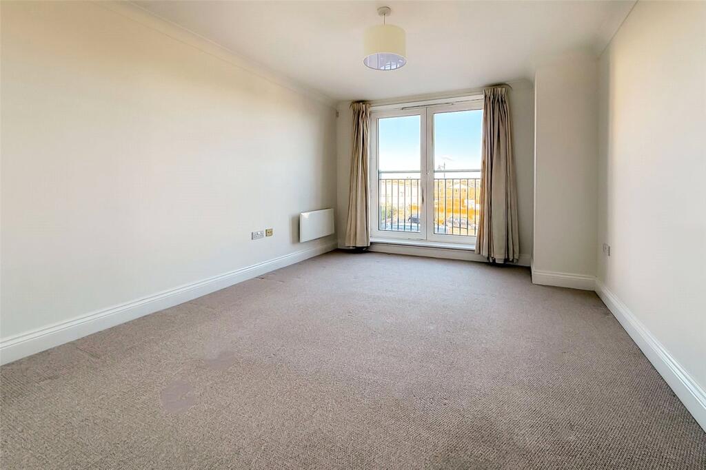 Pier Road, Littlehampton, West Sussex photo 4