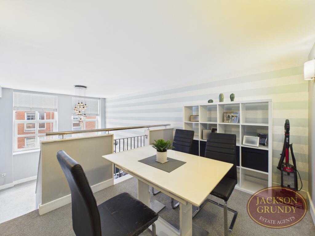 Apartment in Northampton - View 4