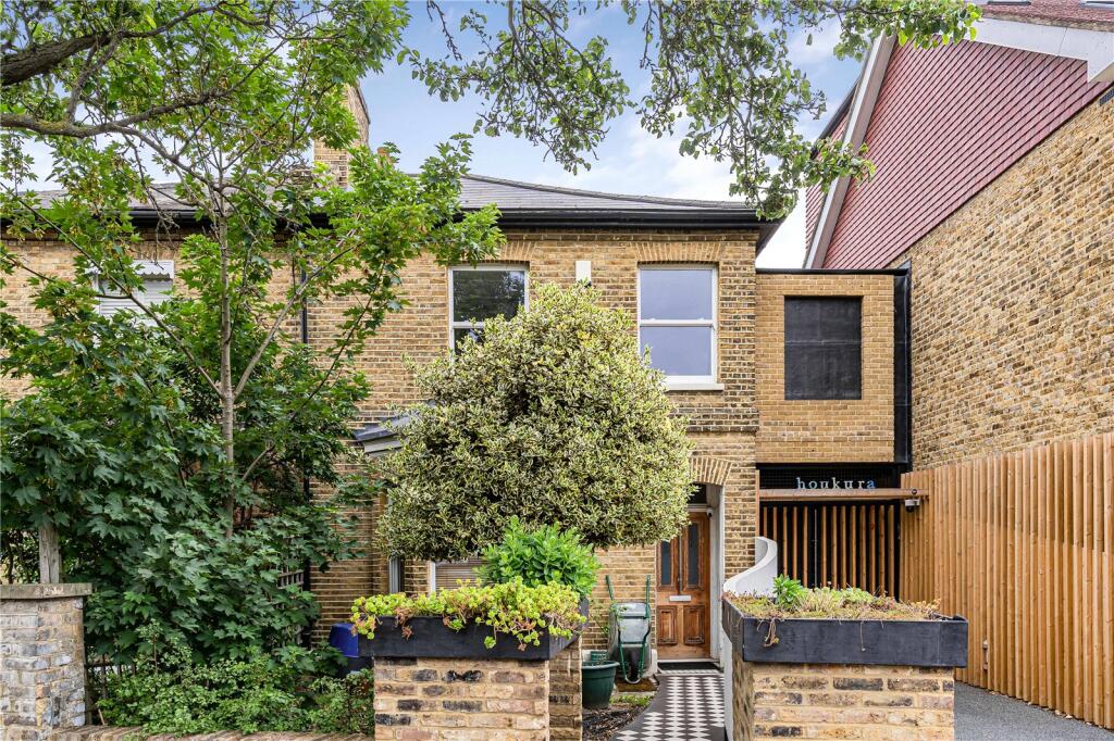 Main image of property: Richmond Road, London, W5