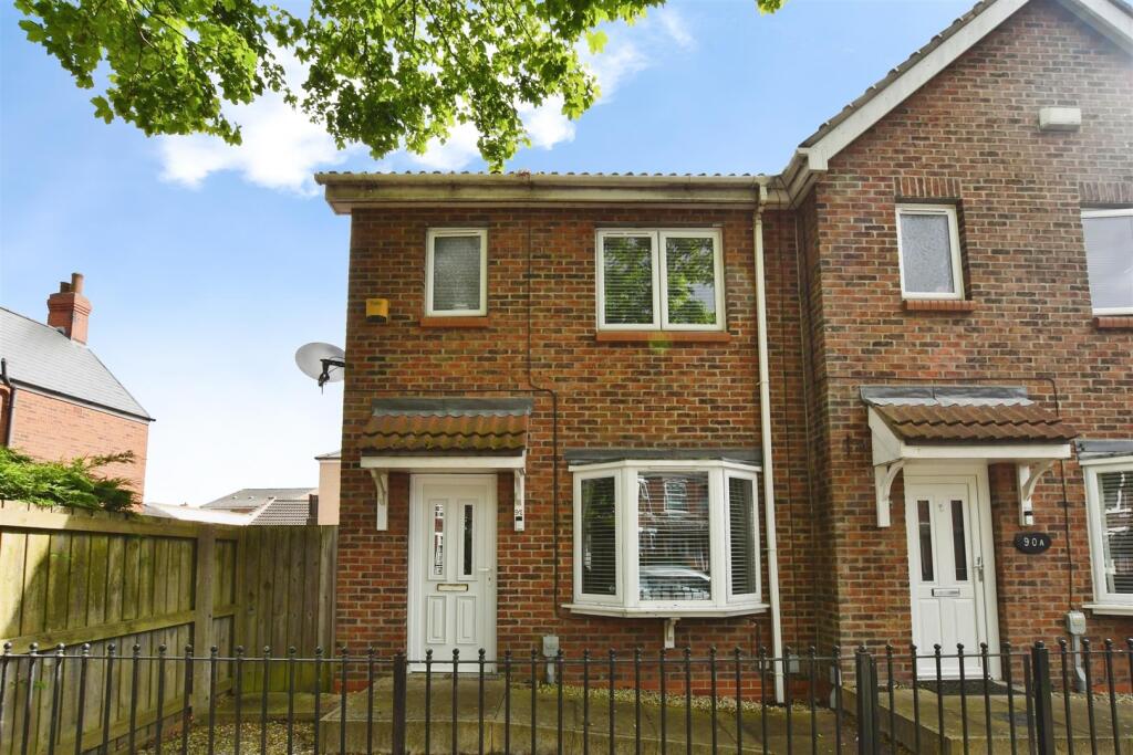 Main image of property: Southcoates Lane, Hull