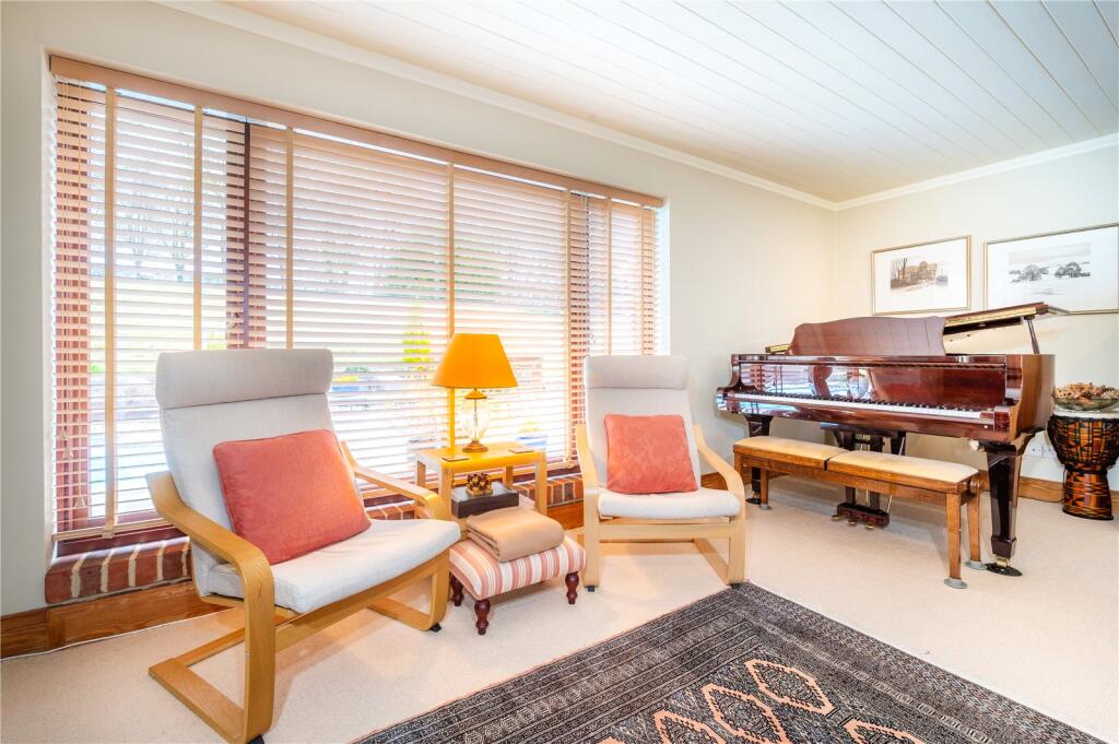 House in West Ilsley, West Berkshire - More