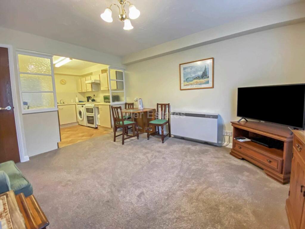 5, Allington Court photo 4