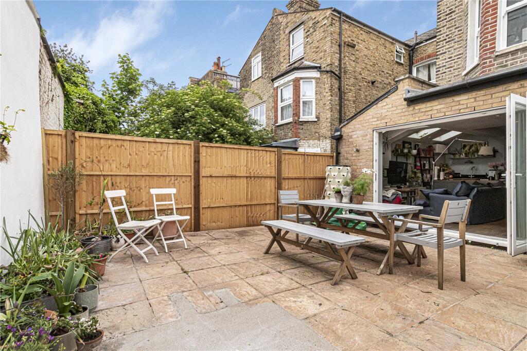 Apartment in London - View 4