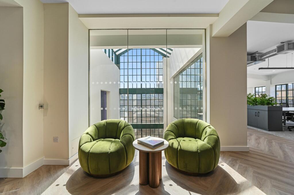 MD-BC-141ShoreditchHighStreet-2.JPG