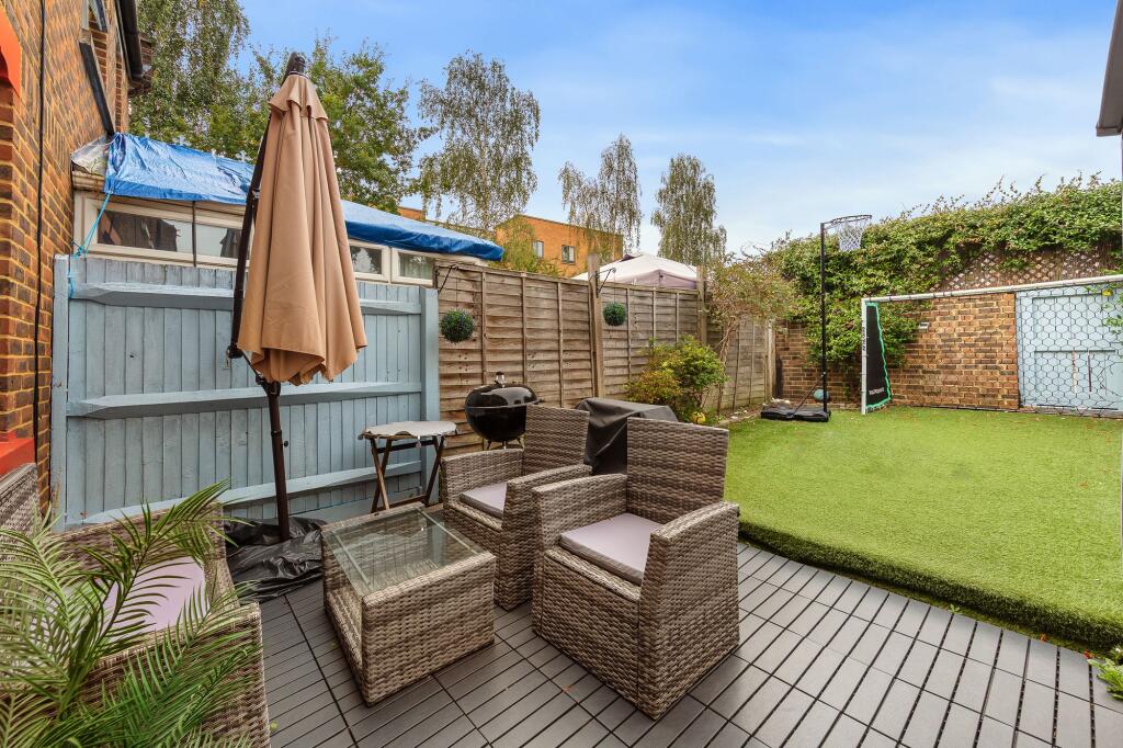 House in London - View 4