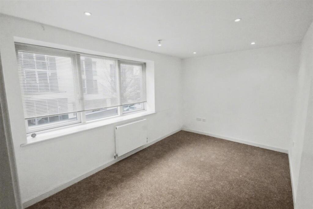 Apartment in Bedford, Castle - View 4