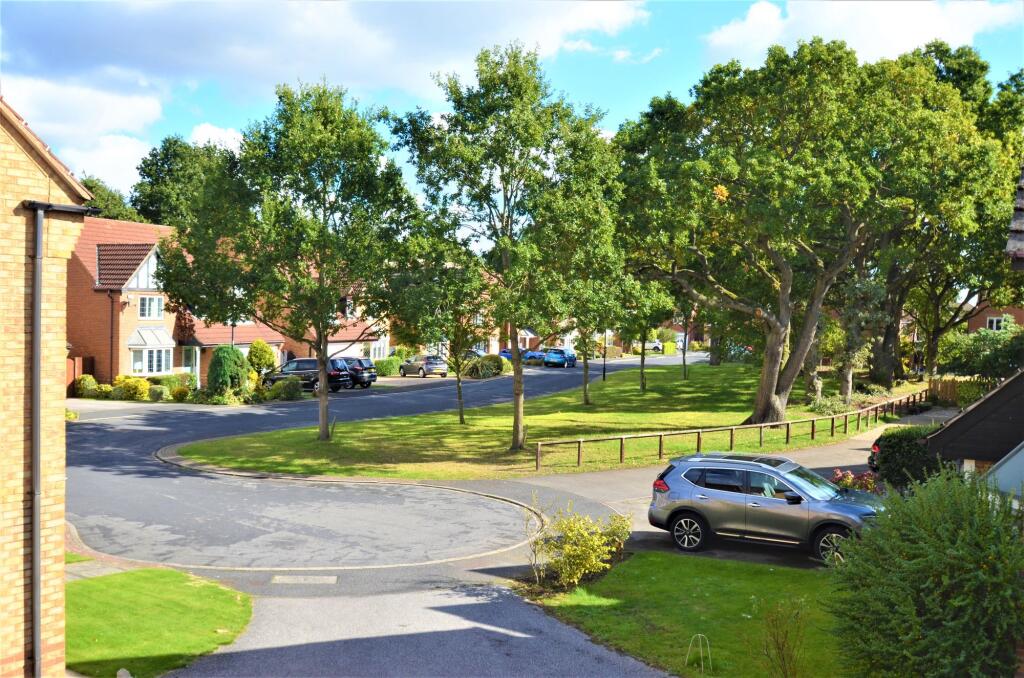 Bracken Close, Branton, DN3 photo 3