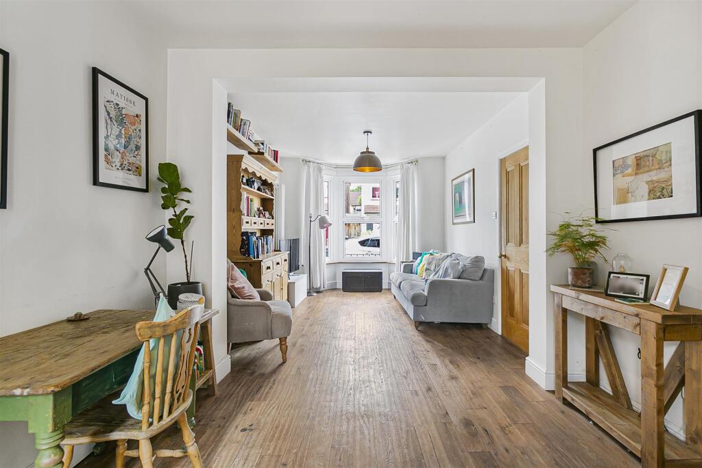 Main image of property: Bromley Road, Walthamstow, London, E17