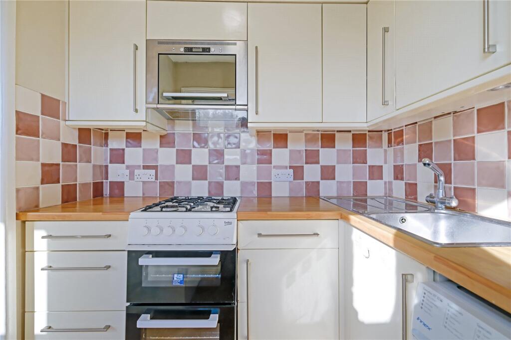 Apartment in London - View 2