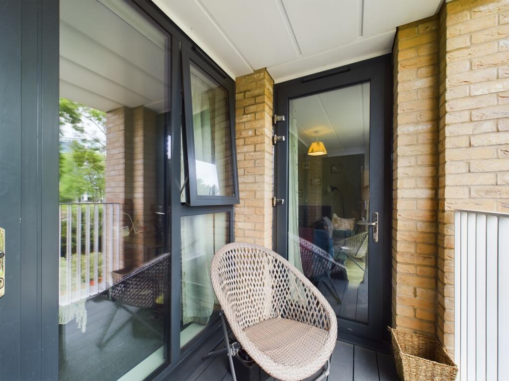 Apartment in London - More