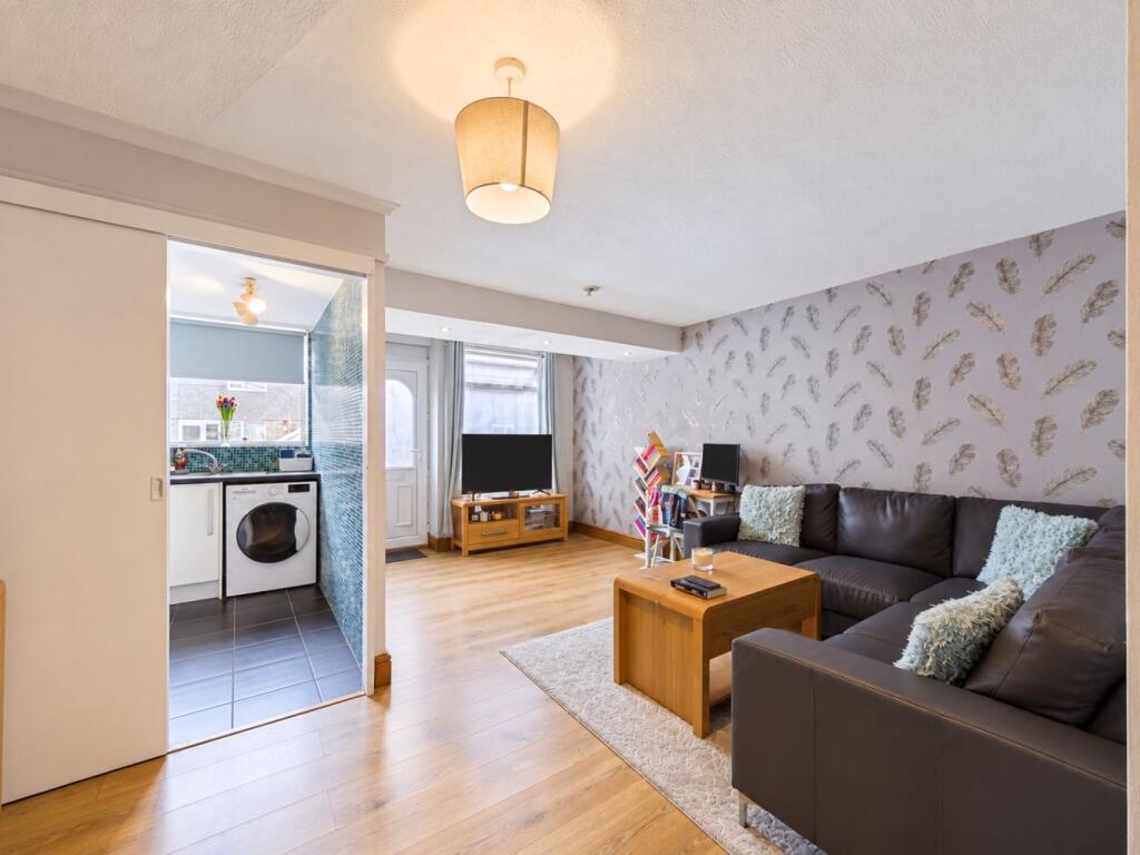 Apartment in South Ockendon, Essex - View 4