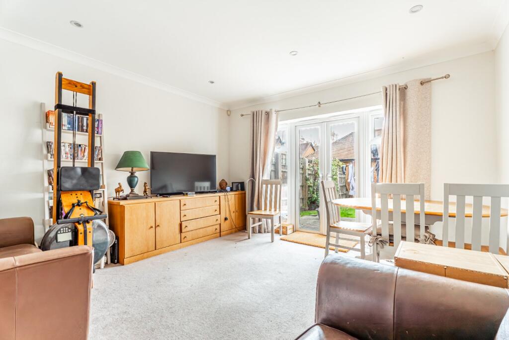 House in St Albans, King Harry Park, St Stephens - View 2