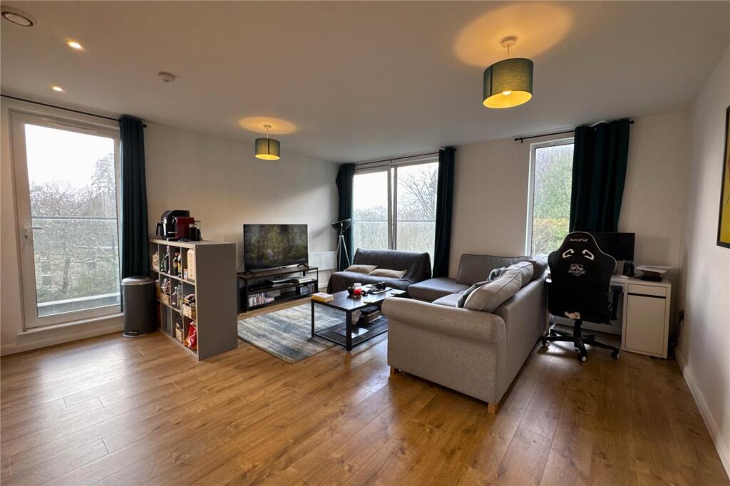 Main image of property: Farnborough Road, Farnborough, Hampshire, GU14