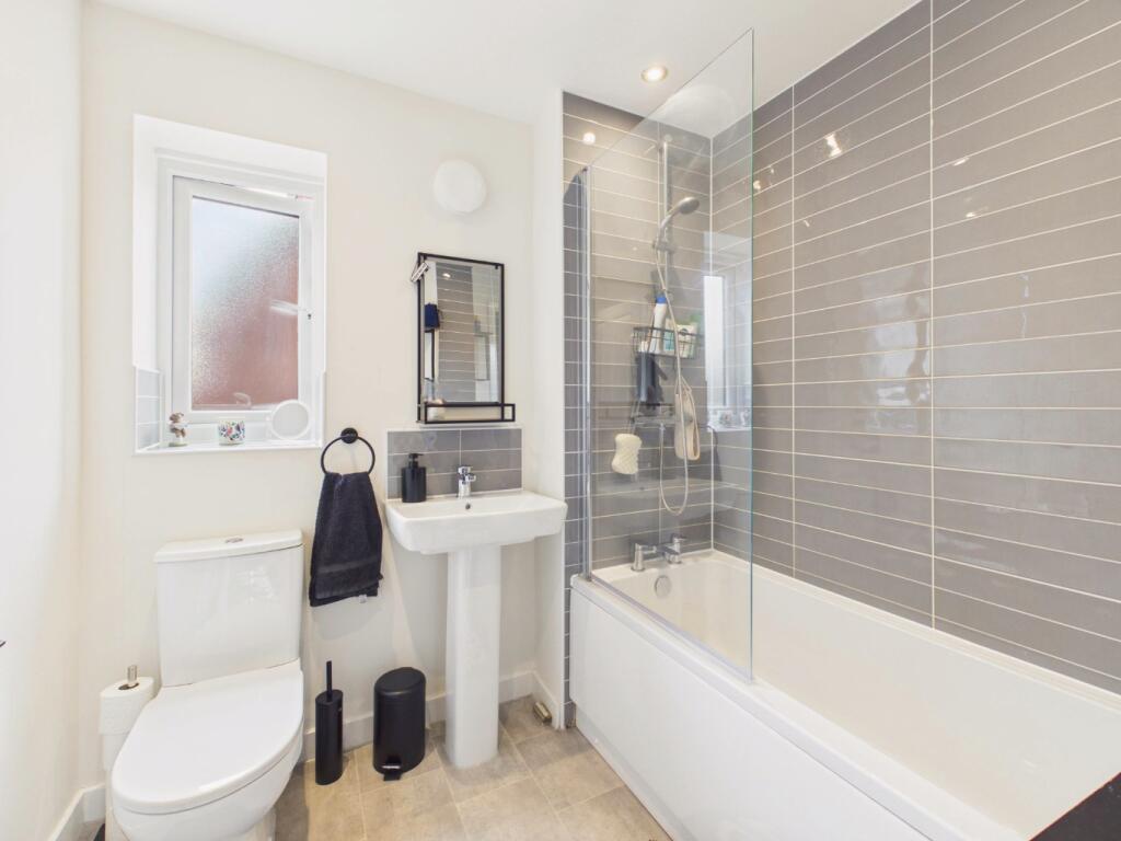 House in Hull, Wawne View, Kingswood - View 4
