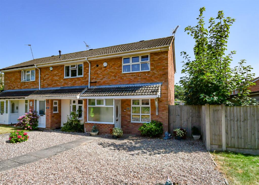 Main image of property: 89 Millfields Way, Wombourne, Wolverhampton