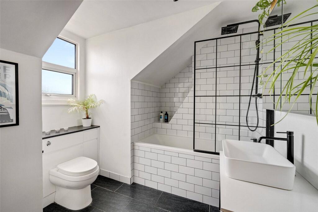Apartment in London - More