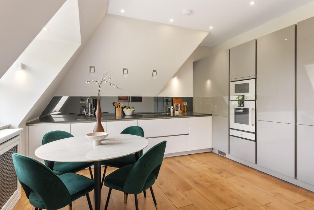 Apartment in London - More
