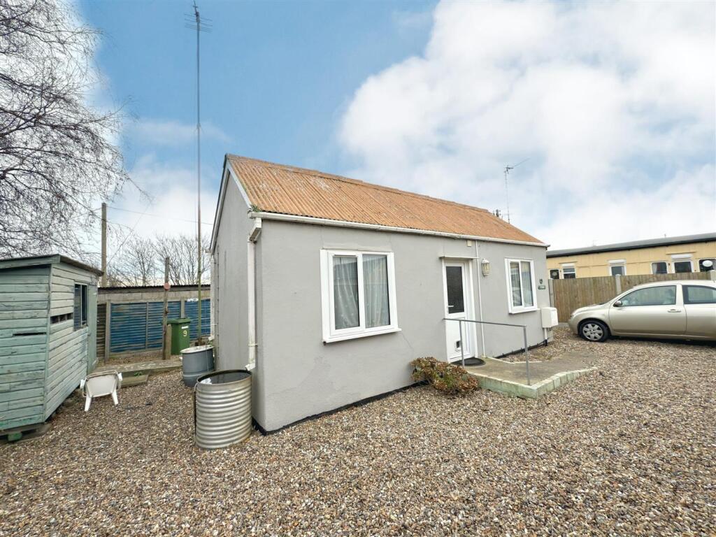 Main image of property: Willow Road, East Pakefield, Lowestoft, Suffolk, NR33